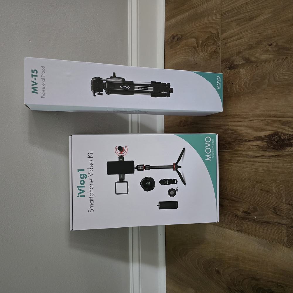 Movo Smartphone Video Kit with Tripod